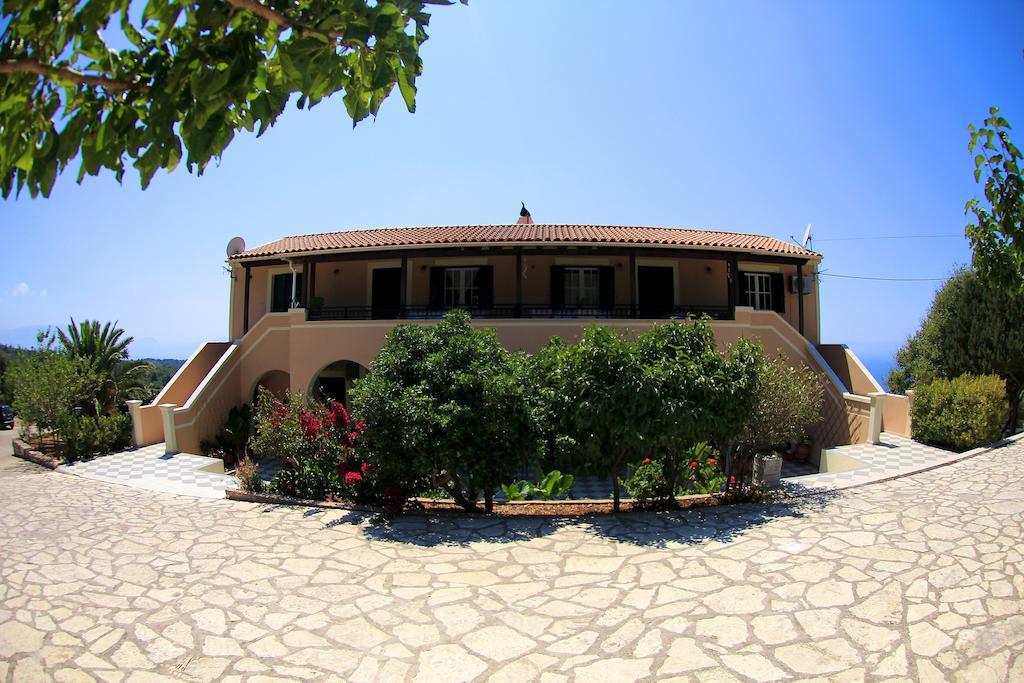 Iliobasilema Studios & Apartments Fiskardo Exterior photo